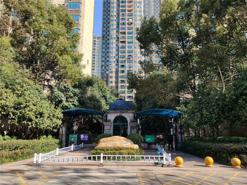 富基世紀(jì)公園法拍房41#、42#棟1606室