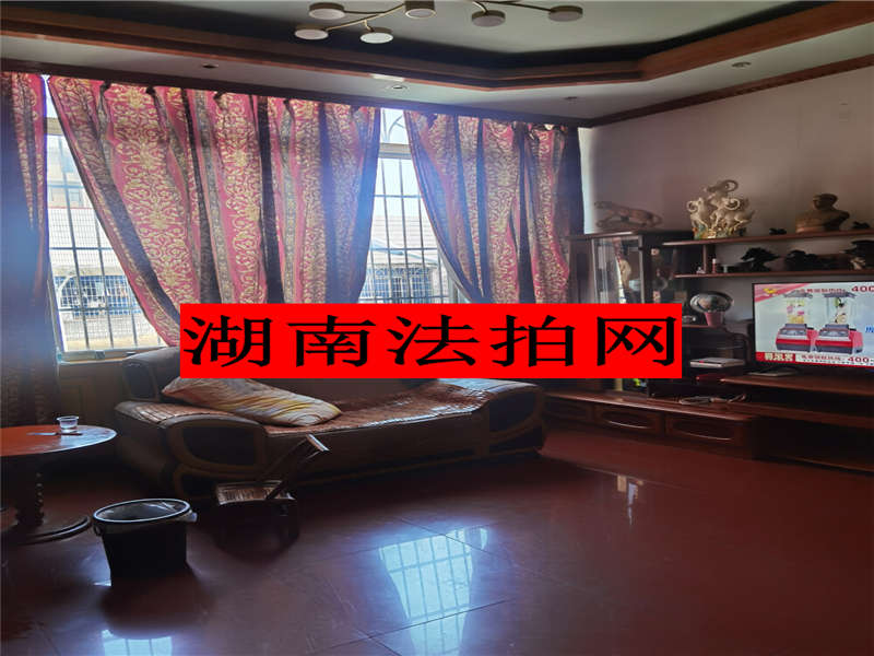 暮云鎮(zhèn)區(qū)南大門(mén)市場(chǎng)全部法拍房（實(shí)勘為暮南中路5號(hào)）