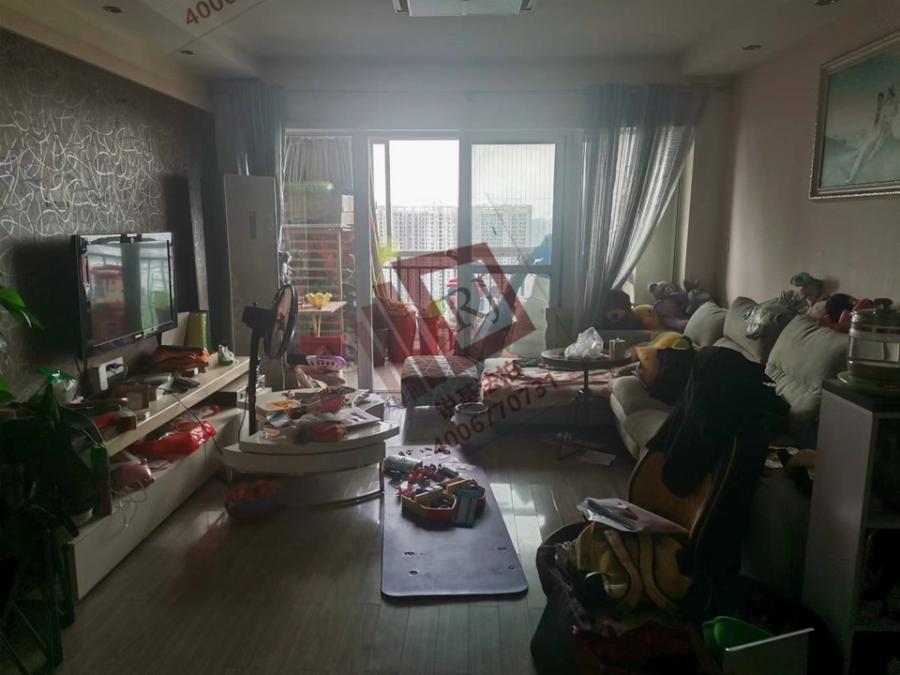 星典時(shí)代新寓法拍房5、6棟3303號(hào)