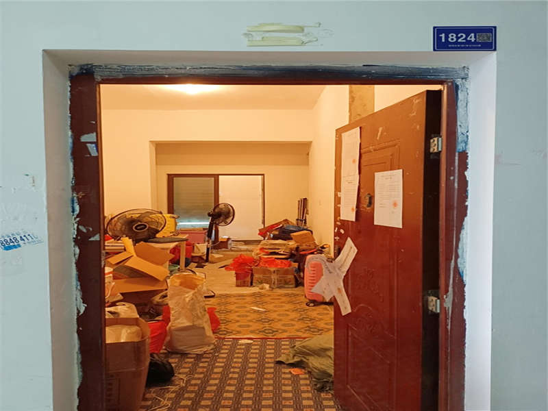 幸福里湖灣世景法拍房1棟1824室及室內家具家電物品