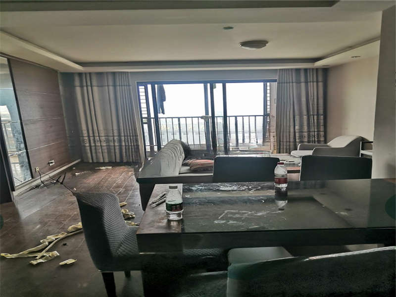 萬(wàn)科金域華府法拍房14棟906號(hào)