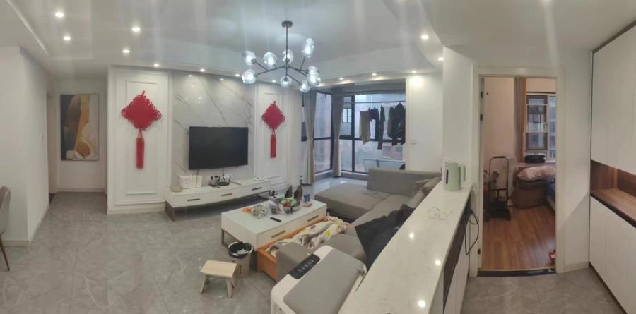 新城國際花都法拍房六期F8棟804及房屋內(nèi)現(xiàn)有的家具、家電