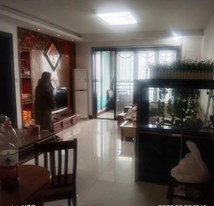 尚城法拍房B棟1520號(hào)房及室內(nèi)部分家具家電