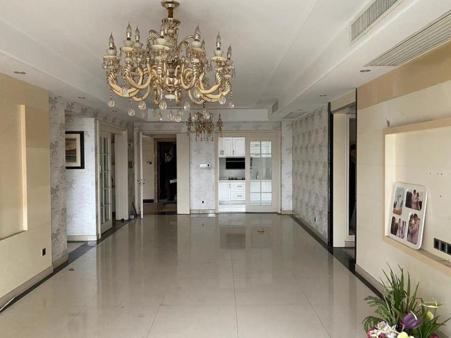 藏瓏湖上國際花園法拍房2-15棟1903號(hào)