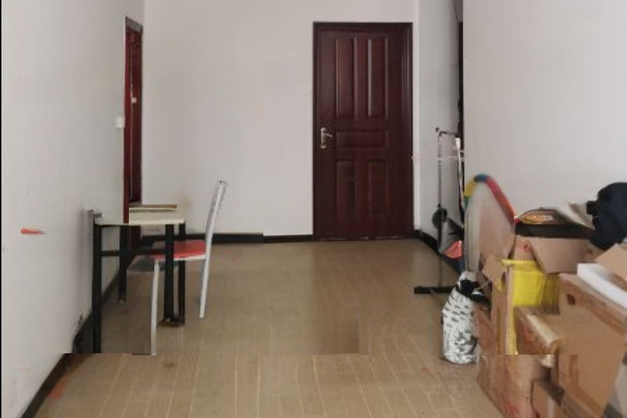 中南汽車世界G小區(qū)法拍房G38棟401號(hào)