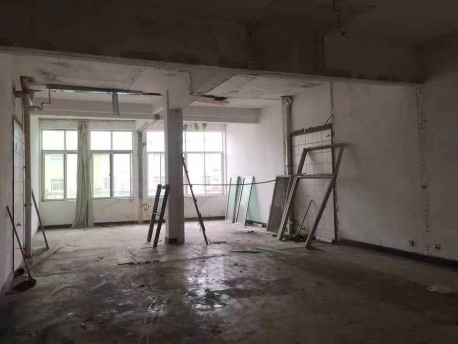 楓林二路466號法拍房望城坡鎮(zhèn)委會五組整棟