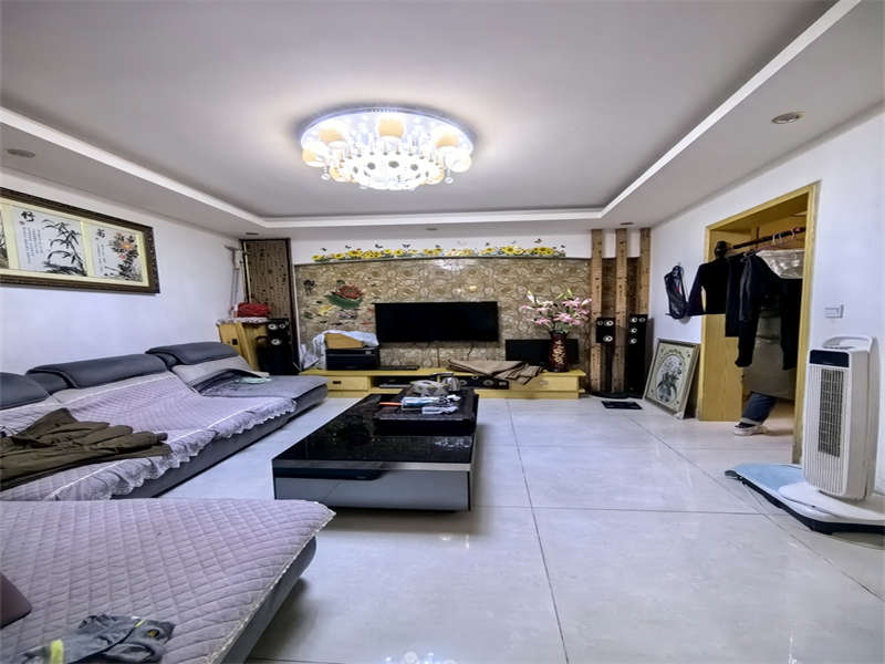 （帶露臺(tái)）翡翠云天家園法拍房6棟夾103號(hào)