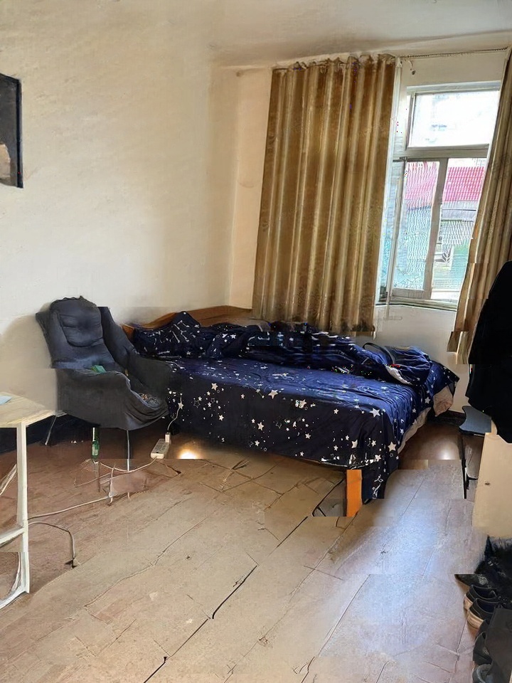 恒達(dá)時代花園（勞動?xùn)|路179號）法拍房4棟701號房及室內(nèi)家具家電物品