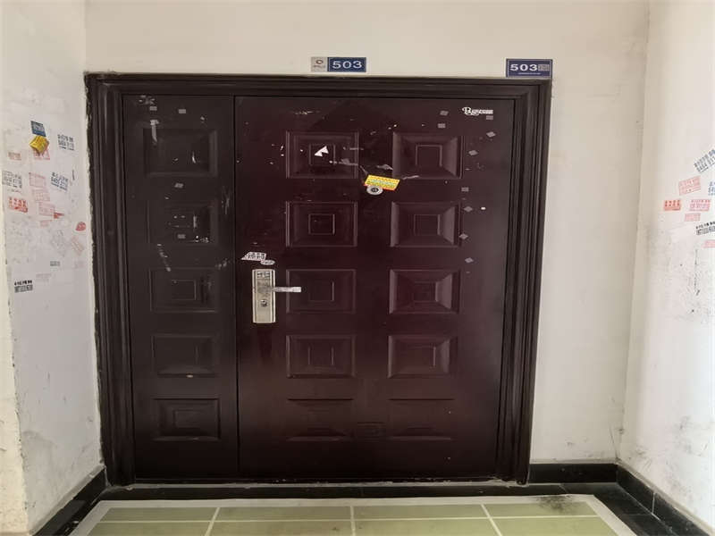 睿智園小區(qū)法拍房1、2棟503房