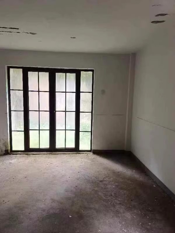 融科檀香山法拍房12棟101號房屋及2個車位（車位號108、109）和地下室