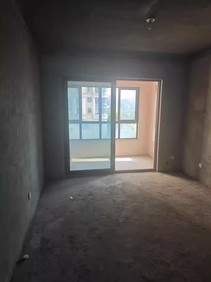 明昇壹城（明昇時(shí)代廣場）法拍房04地塊6棟303號（雙學(xué)區(qū)）