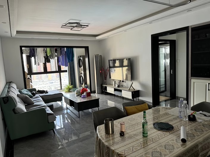 星語(yǔ)林南壹號(hào)（遠(yuǎn)見嘉華公寓）法拍房3棟1901號(hào)