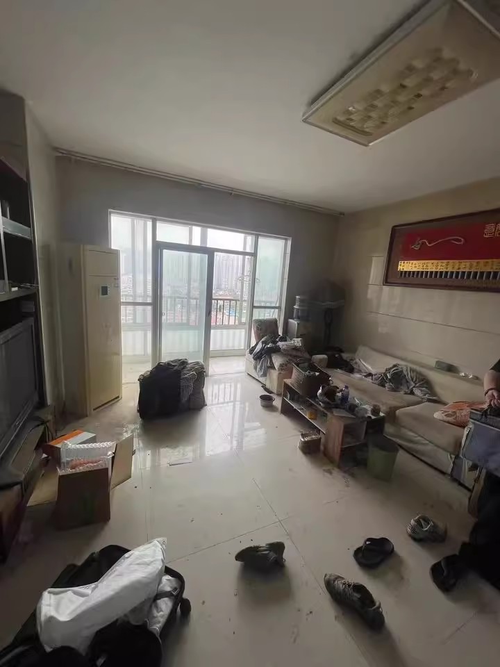 香海西岸法拍房B08、09棟2001房