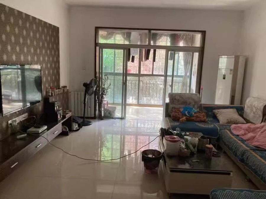 九峰小區(qū)法拍房一區(qū)1棟、10棟208房產(chǎn)及室內(nèi)物品