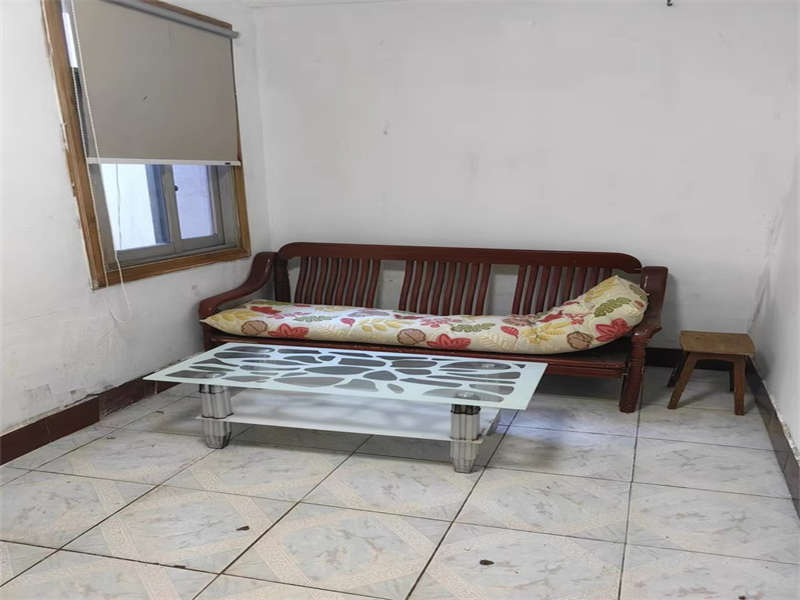 紅旗區(qū)4片f法拍房28棟306房屋（實勘為305房屋）及室內家具家電