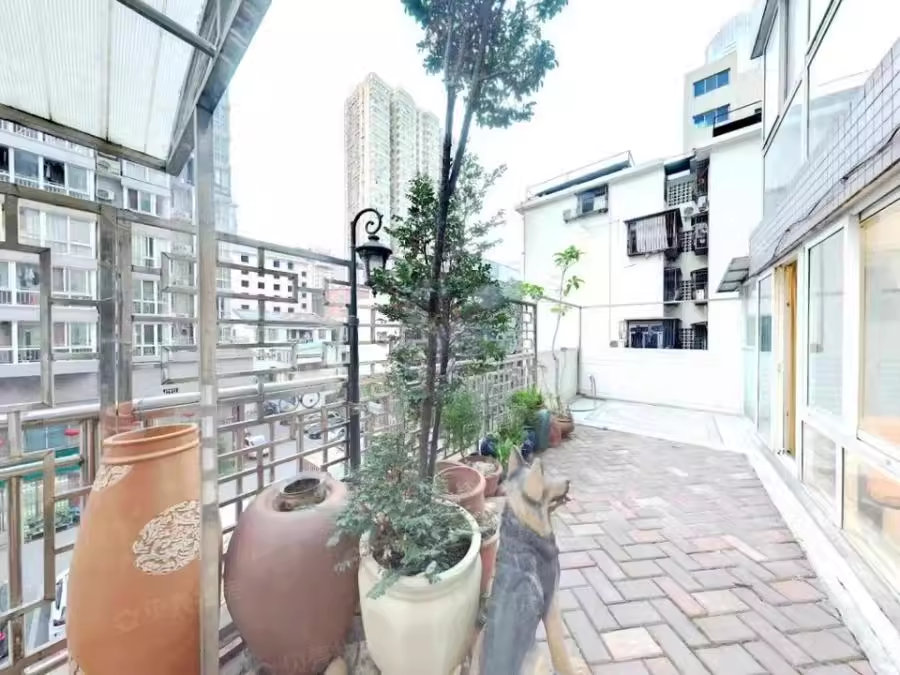 （大露臺(tái) 市中心）五一華府法拍房314房