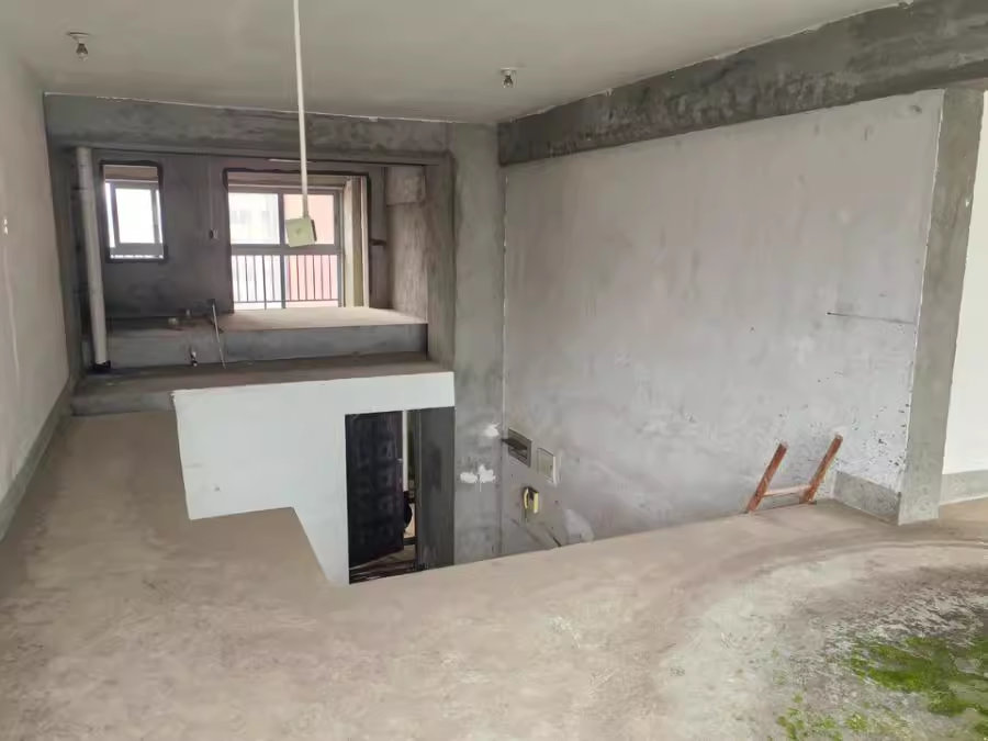 華菱藍(lán)調(diào)國際法拍房1號(hào)棟1008號(hào)房