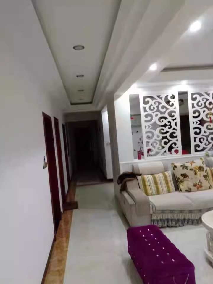 （8折 大露臺）金澤園小區(qū)法拍房二期2、3棟305室