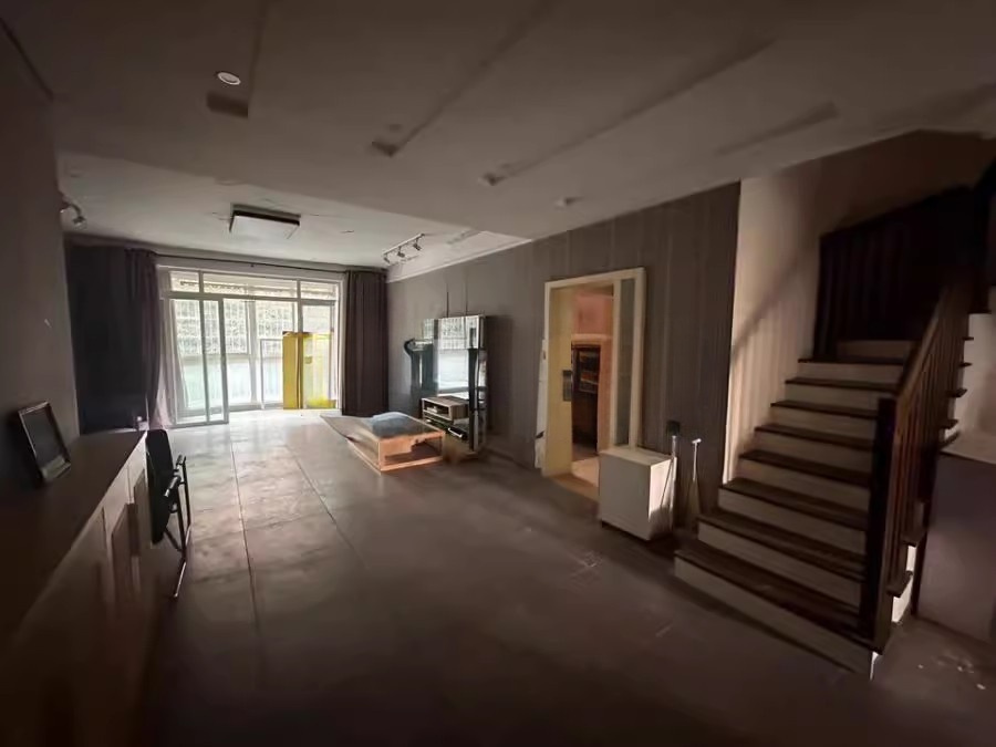 泰時(shí)新雅園法拍房五號樓203、303號